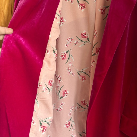 Skies Are Blue Fuchsia Velvet Blazer - Picture 4 of 6